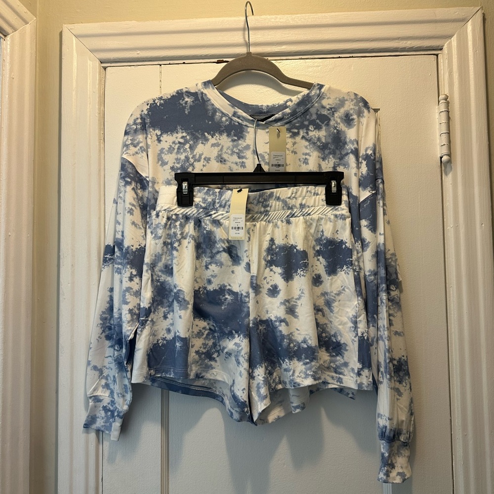 NWT Lounge Set from Francesca’s. Blue Tye-Dye. Size Small.